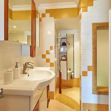 Live Sleep And Dream House